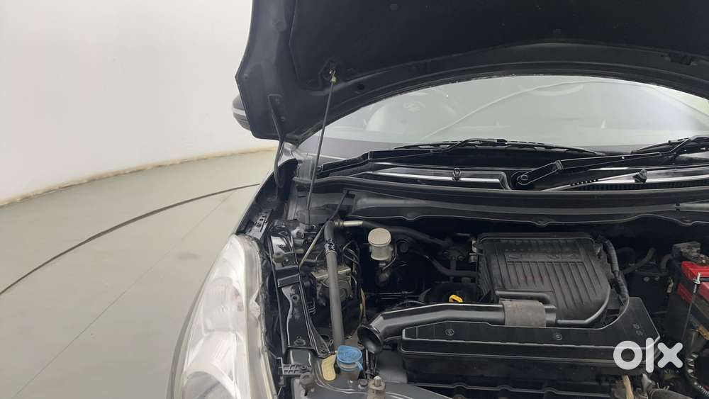 Maruti Suzuki Swift Vxi Optional, 2016, Petrol