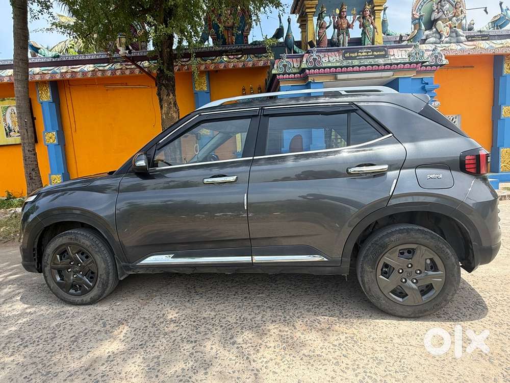 Hyundai Venue Petrol 2024