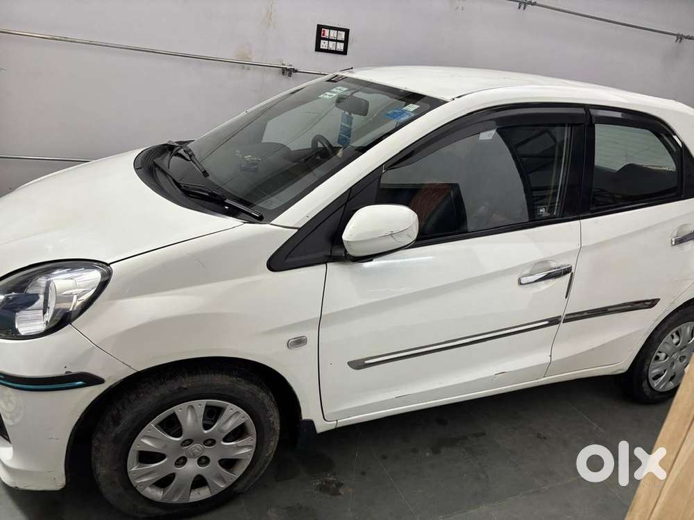 Honda Brio 2013 Km Driven