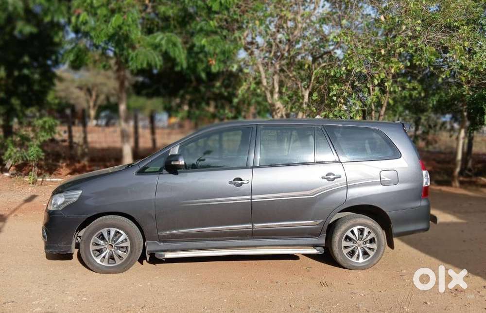 Toyota Innova 2.5 Zx 7 Str Bs-iv, 2015, Diesel