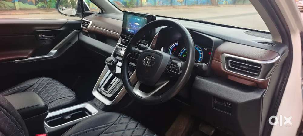 Toyota Innova Hycross 2.0 Vx Hybrid 8 Str, 2024, Petrol