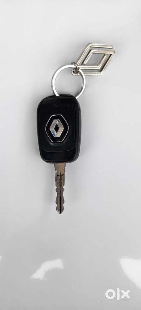 Renault Triber Rxl, 2023, Petrol