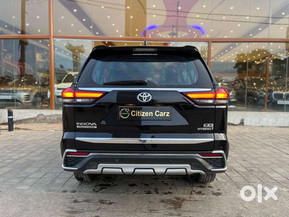 Toyota Innova Hycross 2.0 Zx (o) Hybrid 7 Str, 2025, Petrol