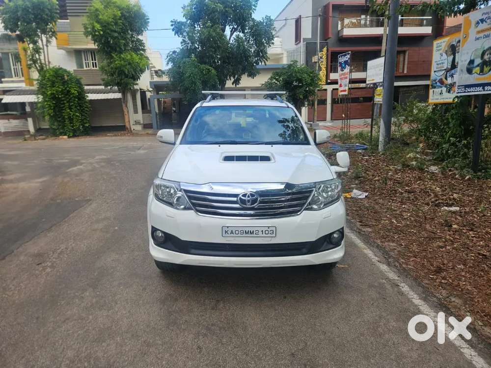 Toyota Fortuner 2012 Diesel, Manual Transmission