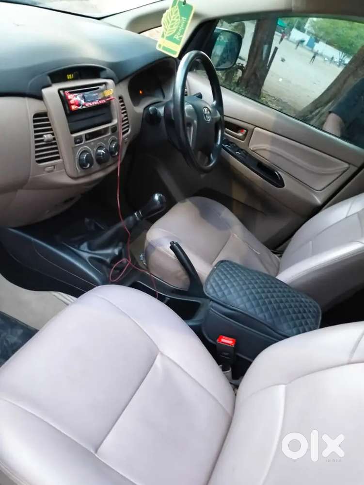 Toyota Innova 2.5 G 7 Seater Manual 2015