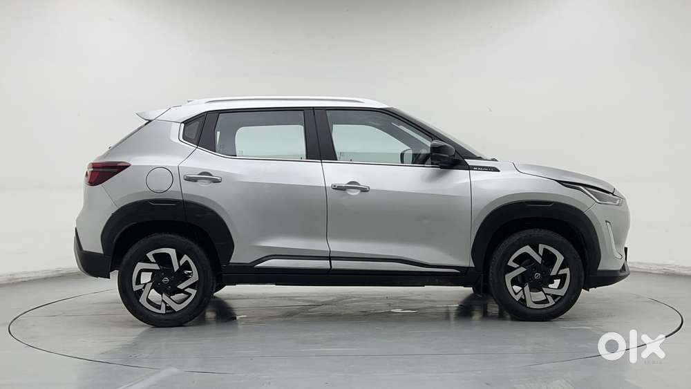 Nissan Magnite 1.0 Xv Premium, 2023, Petrol