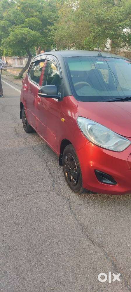 Hyundai I10 Sportz, 2013, Petrol