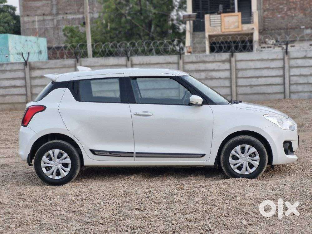 Maruti Suzuki Swift Vxi + Manual, 2021, Petrol