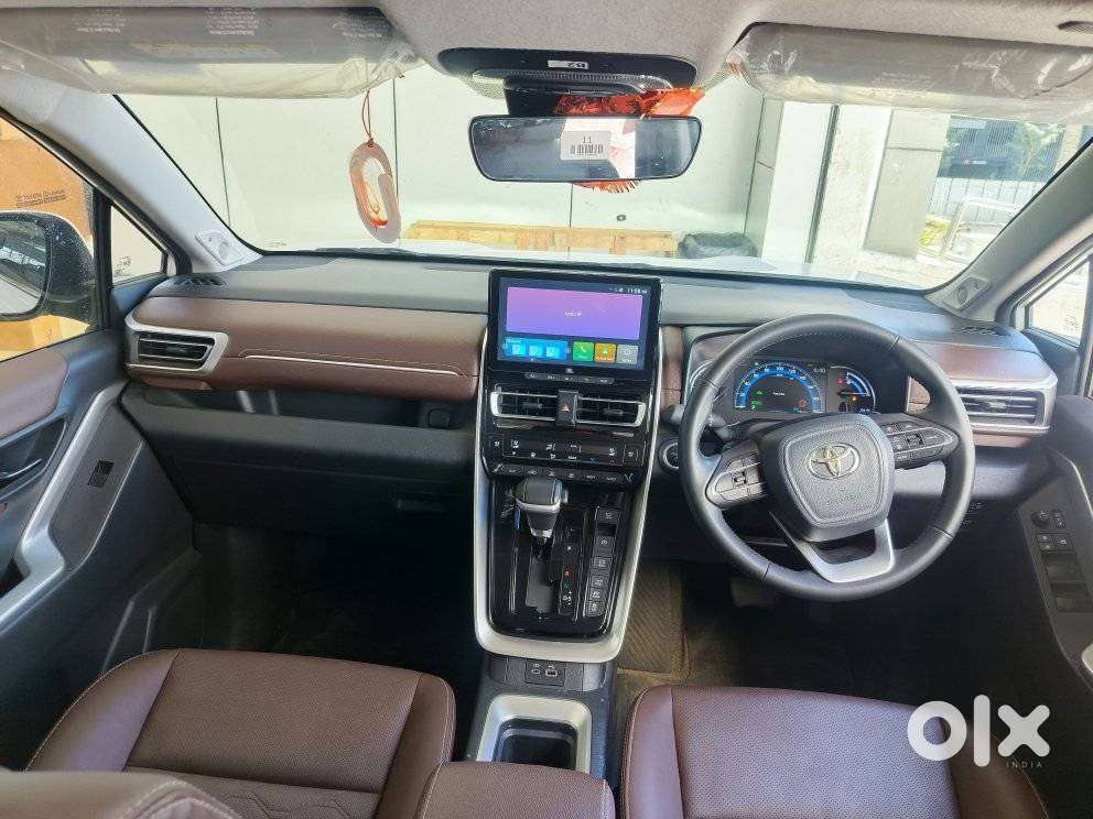 Toyota Innova Hycross 2.0 Zx Hybrid 7 Str, 2025, Petrol