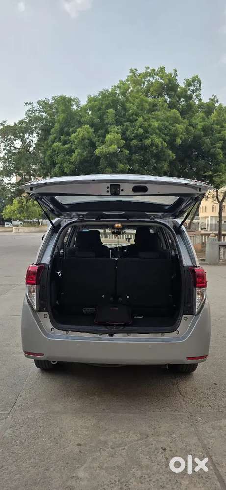 Toyota Innova Crysta 2.7 V 2018