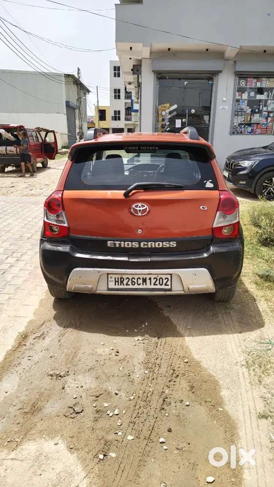Toyota Etios Cross 2015 Cng & Hybrids 84776 Km Driven