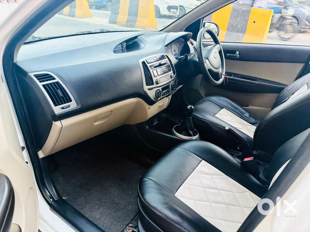 Hyundai I20 Petrol Cvt Magna Executive, 2013, Petrol