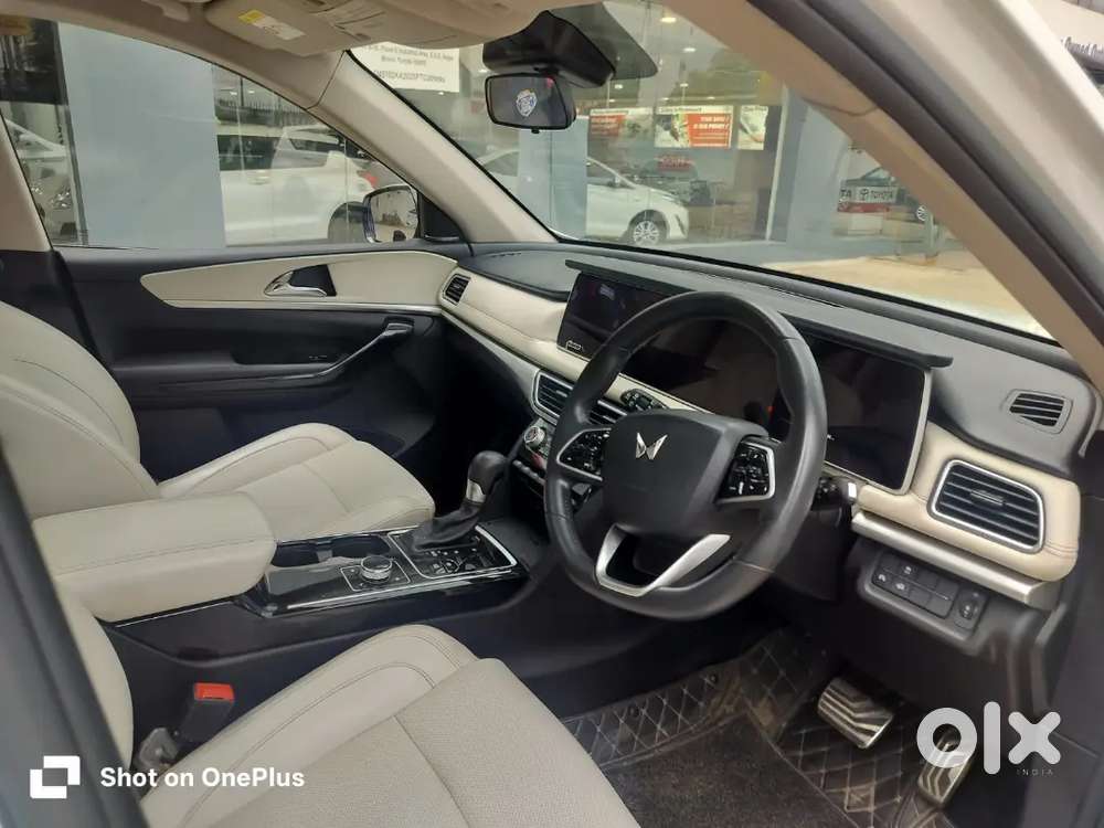 Mahindra Xuv700 Ax7l 2023