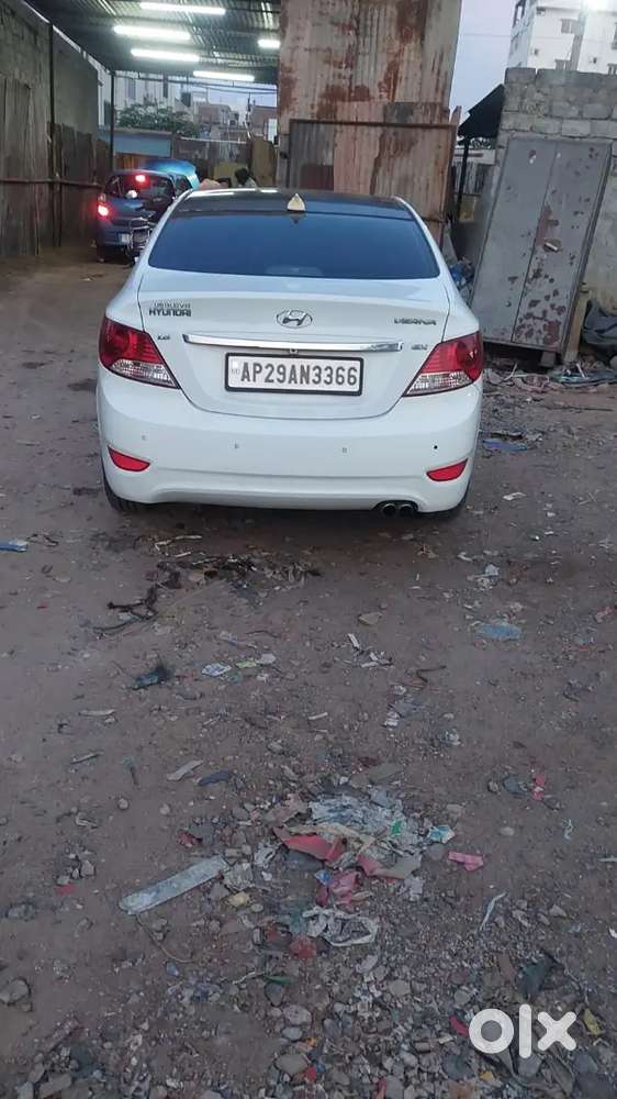 Hyundai Verna 1.6 Sx Crdi 2011crystel White