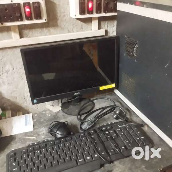 No damage good mother board  keyboard mouse  spms + hdd  + 17 monitor