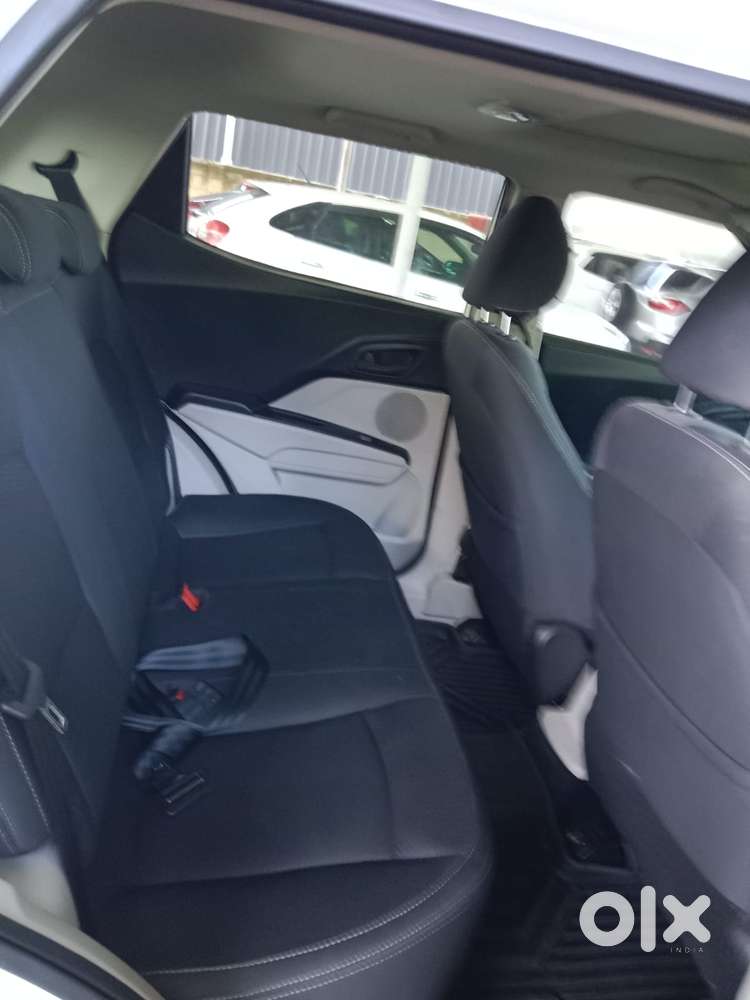 Mahindra Xuv300 W8 Option Dual Tone Diesel, 2021, Diesel