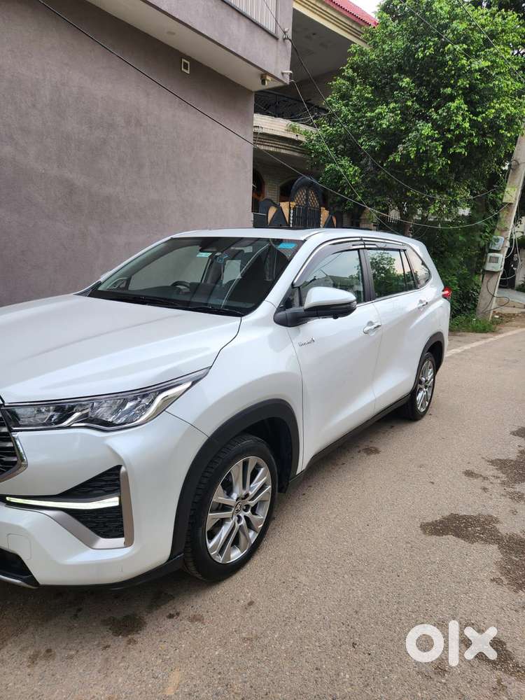 Toyota Innova Hycross 2.0 Zx (o) Hybrid 7 Str, 2024, Petrol