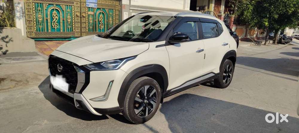 Nissan Magnite 1.0 Xv Premium, 2025, Petrol
