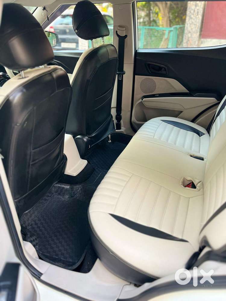 Mahindra Xuv300 W4, 2022, Petrol