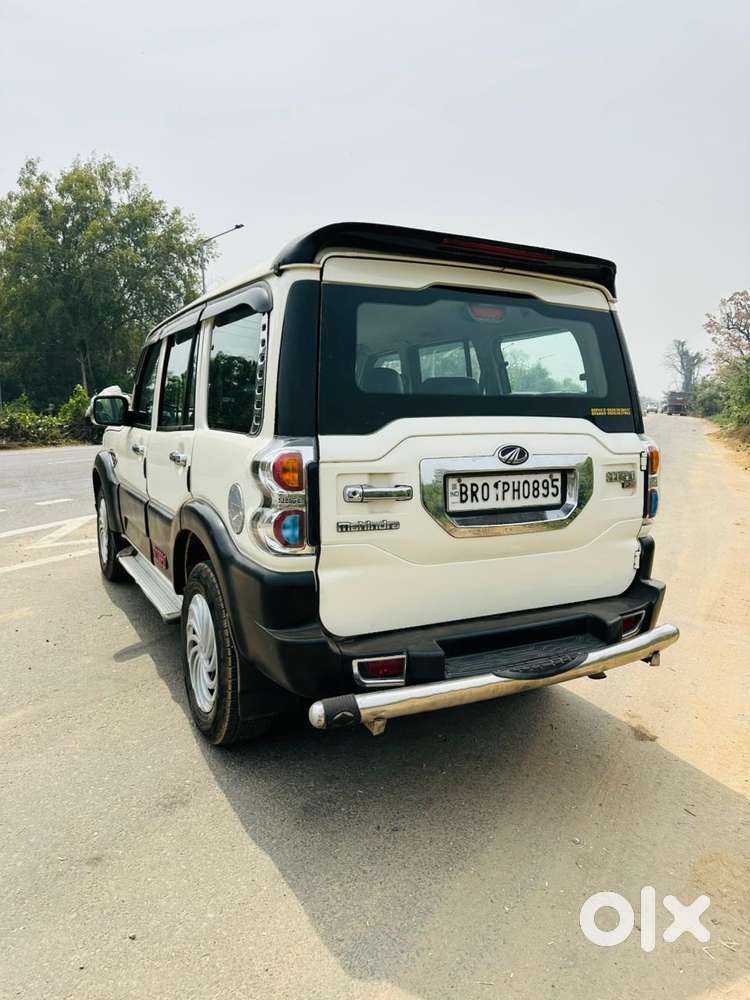 Mahindra Scorpio S4, 2016
