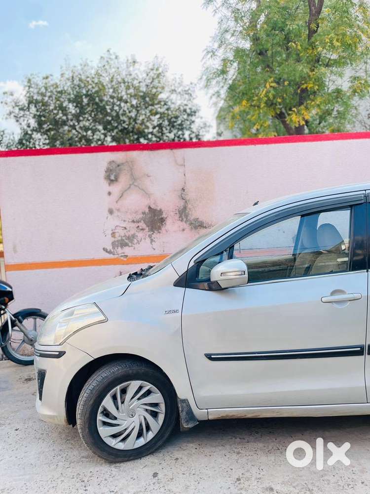 Maruti Suzuki Ertiga 2015 Diesel 90701 Km Driven