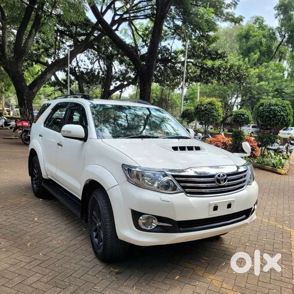 Toyota Fortuner 2015 Diesel Well Maintained With Showroom History