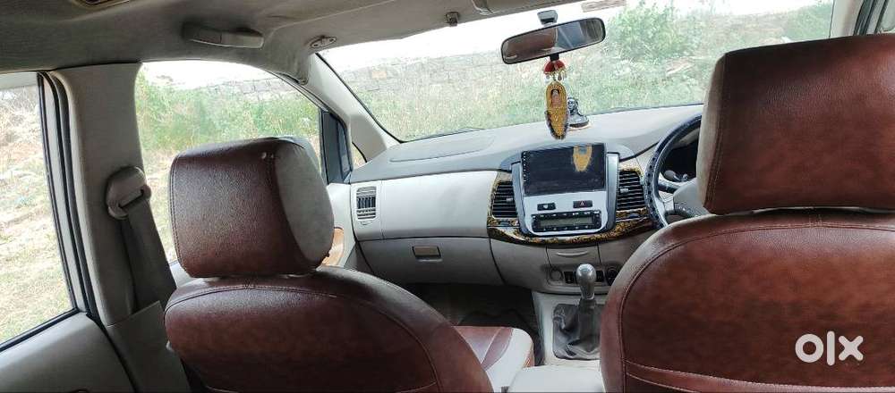 Innova 2.5 V (diesel)