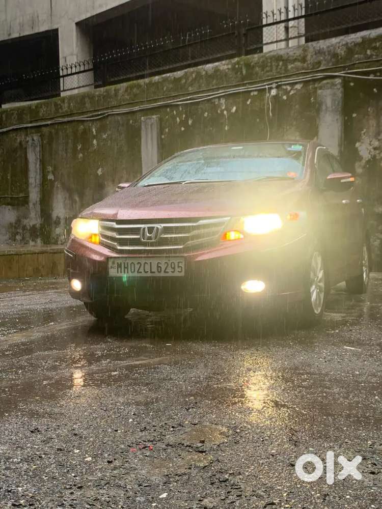 Maroon Honda City I-v Tech 1.5 V 2012