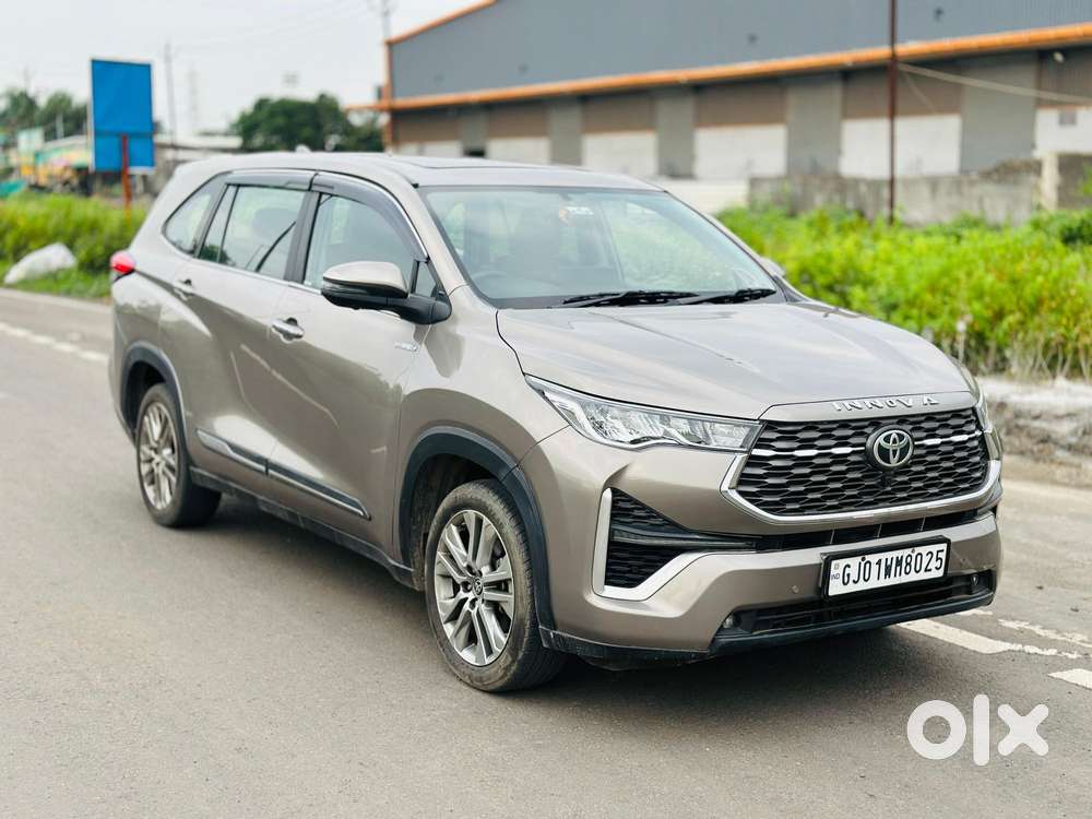 Toyota Innova Hycross, 2023, Petrol