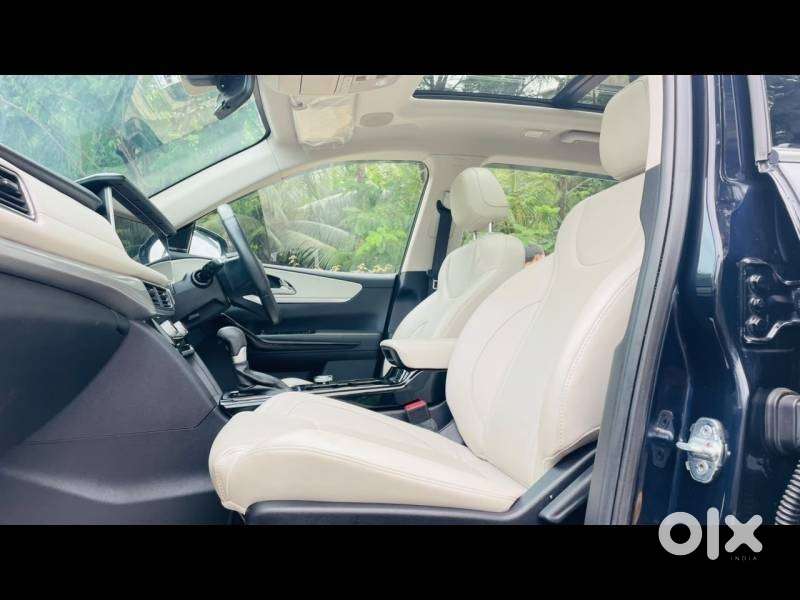 Mahindra Xuv700 Ax7l 6 Str At, 2024, Petrol