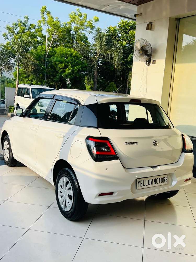 Maruti Suzuki New-gen Swift Vxi, 2024, Petrol