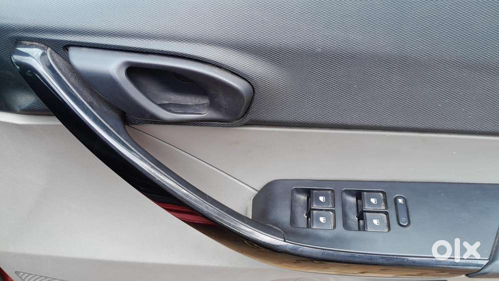 Tata Tiago 1.2 Revotron Xt, 2017, Petrol