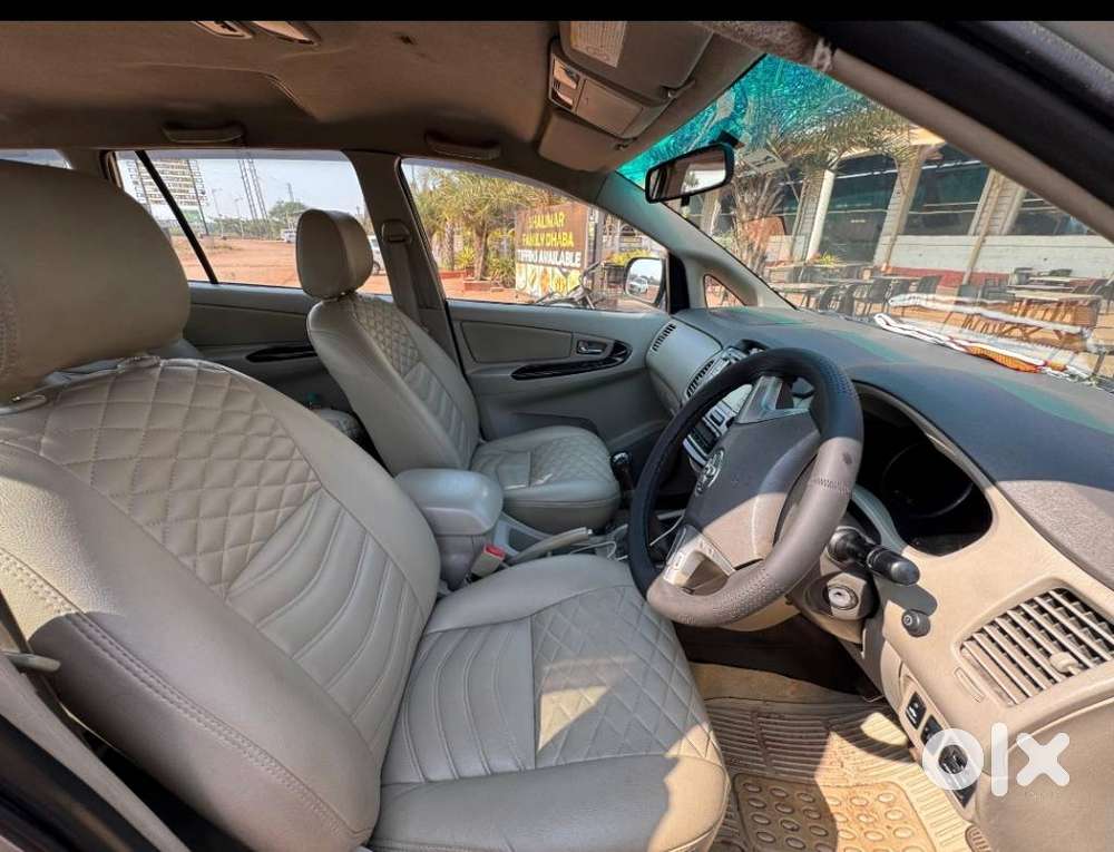 Toyota Innova 2.5 Z Diesel 7 Seater Bs Iv, 2014, Diesel