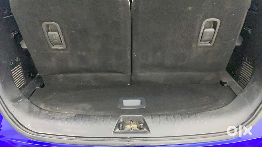 Mahindra Xuv700 2.0 Ax 7 Petrol Mt Str, 2021, Petrol