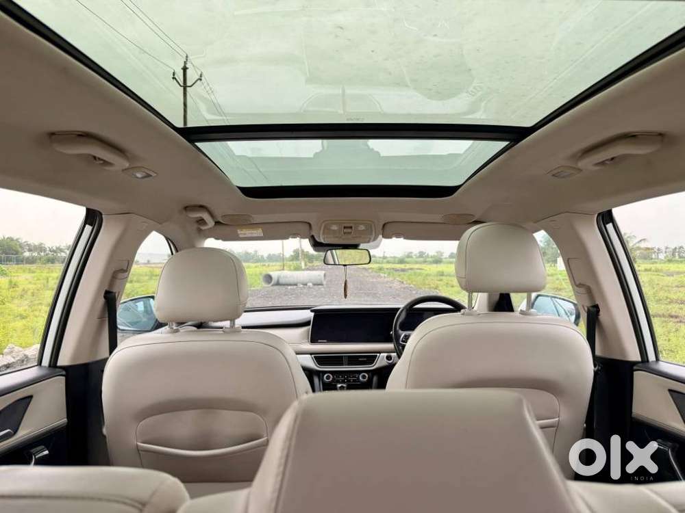 Mahindra Xuv700 2.2 Ax 7 Diesel At Luxury Pack Str Awd, 2021, Diesel