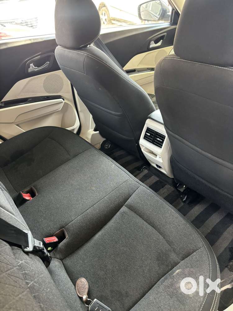 Mahindra Xuv 3xo Ax5 Ds Mt, 2024, Diesel