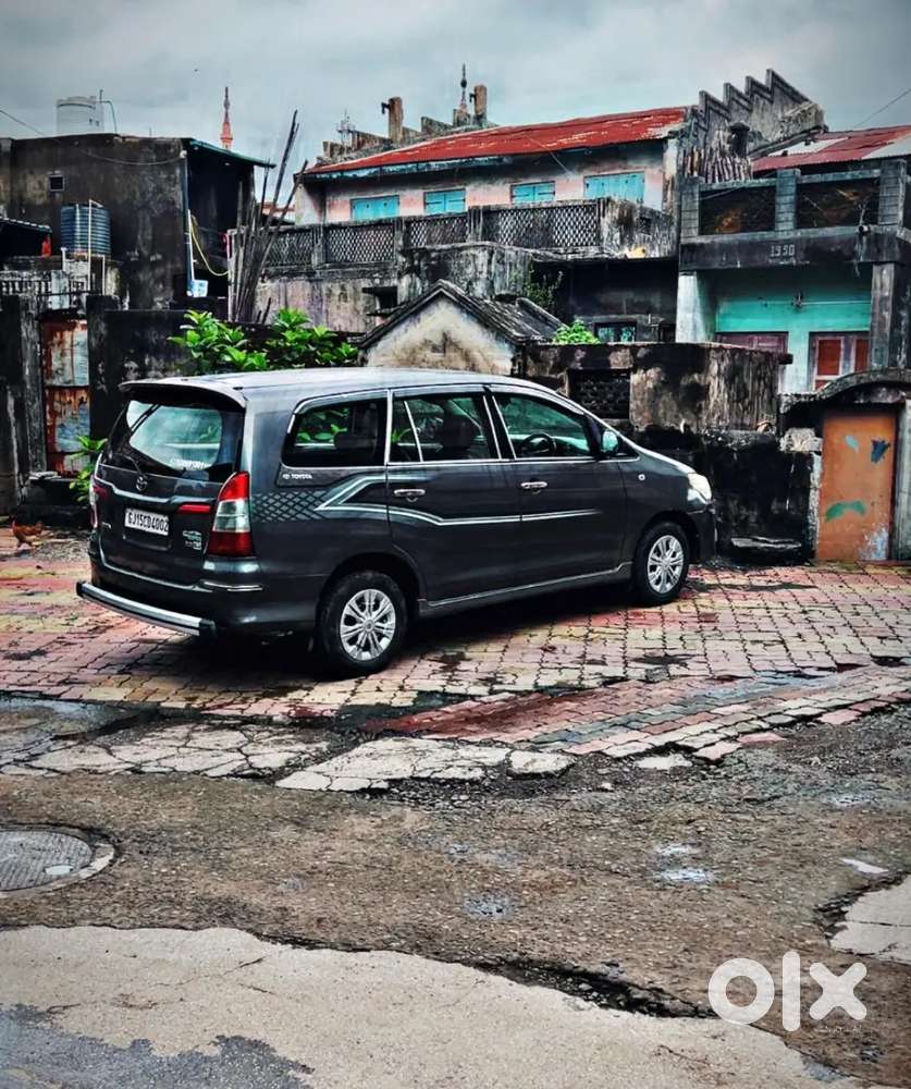 Toyota Innova 2015 Diesel 120000 Km Driven