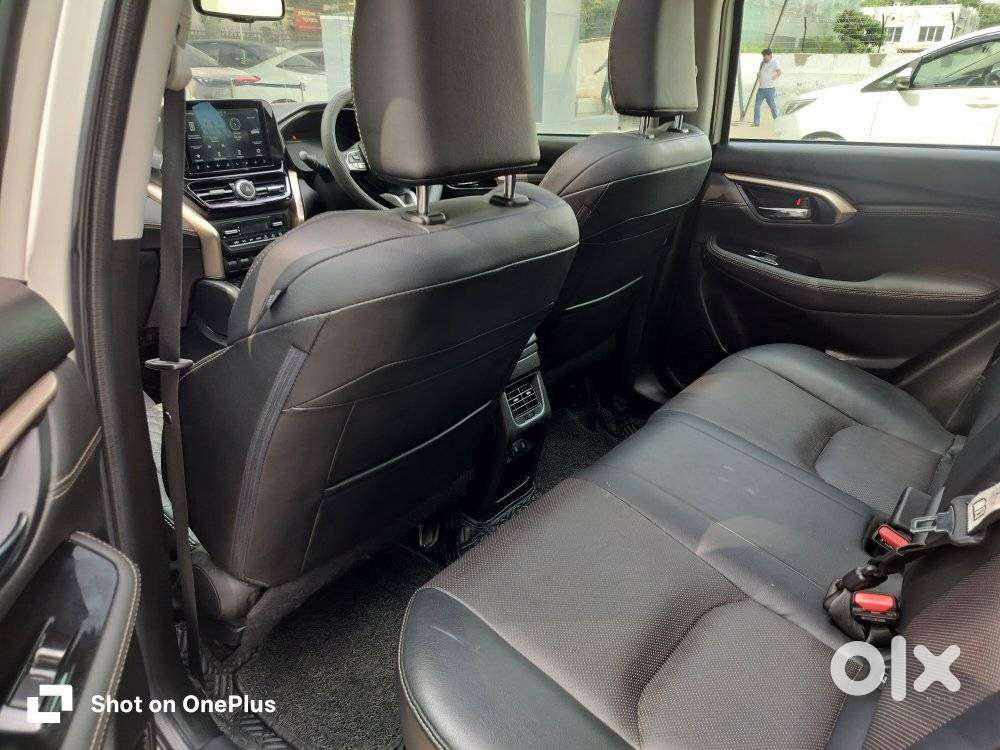 Maruti Suzuki Grand Vitara 1.5 Alpha Plus Intelligent Hybrid Ecvt, 2..