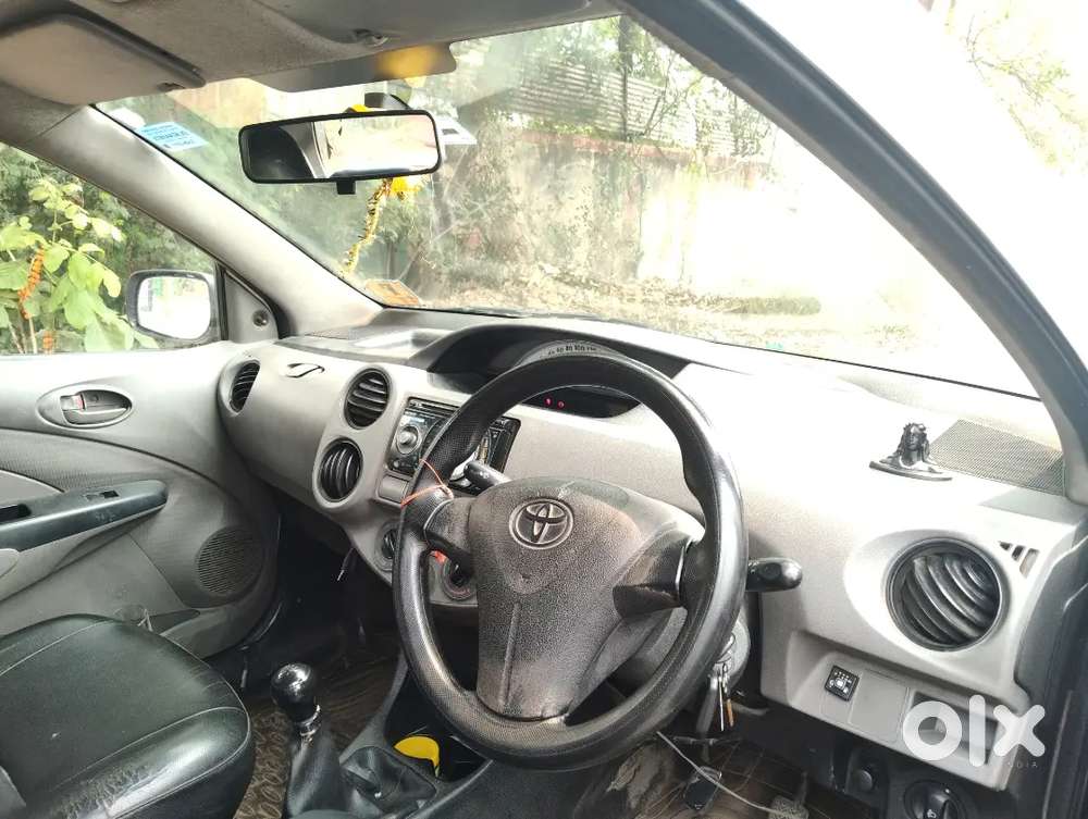 Toyota Etios 2011 Cng & Petrol 180000 Km Driven