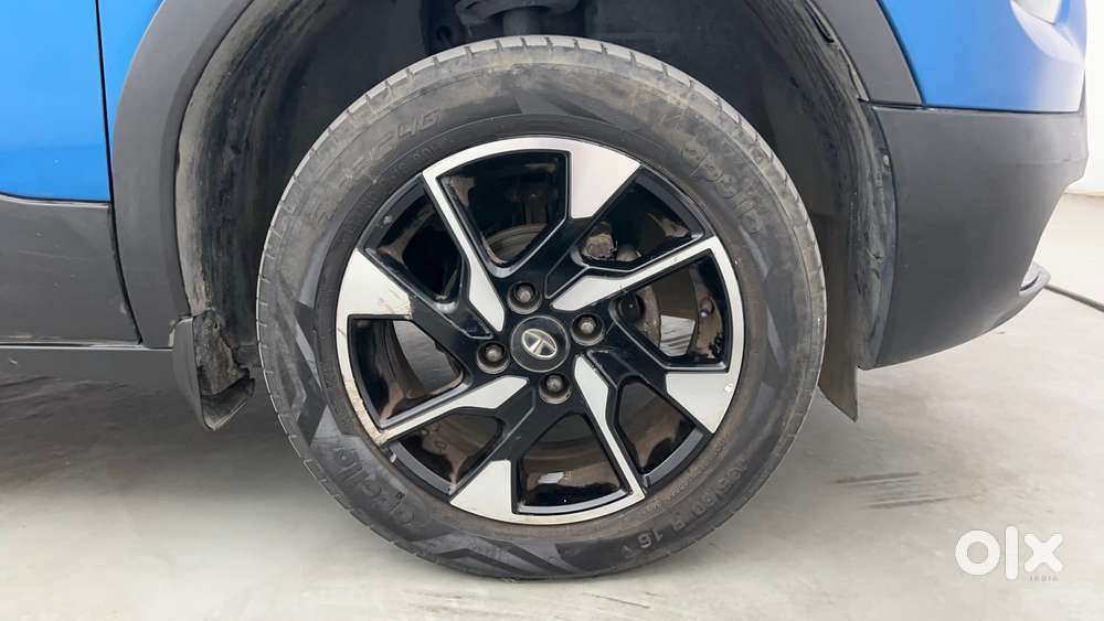 Tata Punch 1.2 Revotron Creative Amt Dual Tone, 2023, Petrol