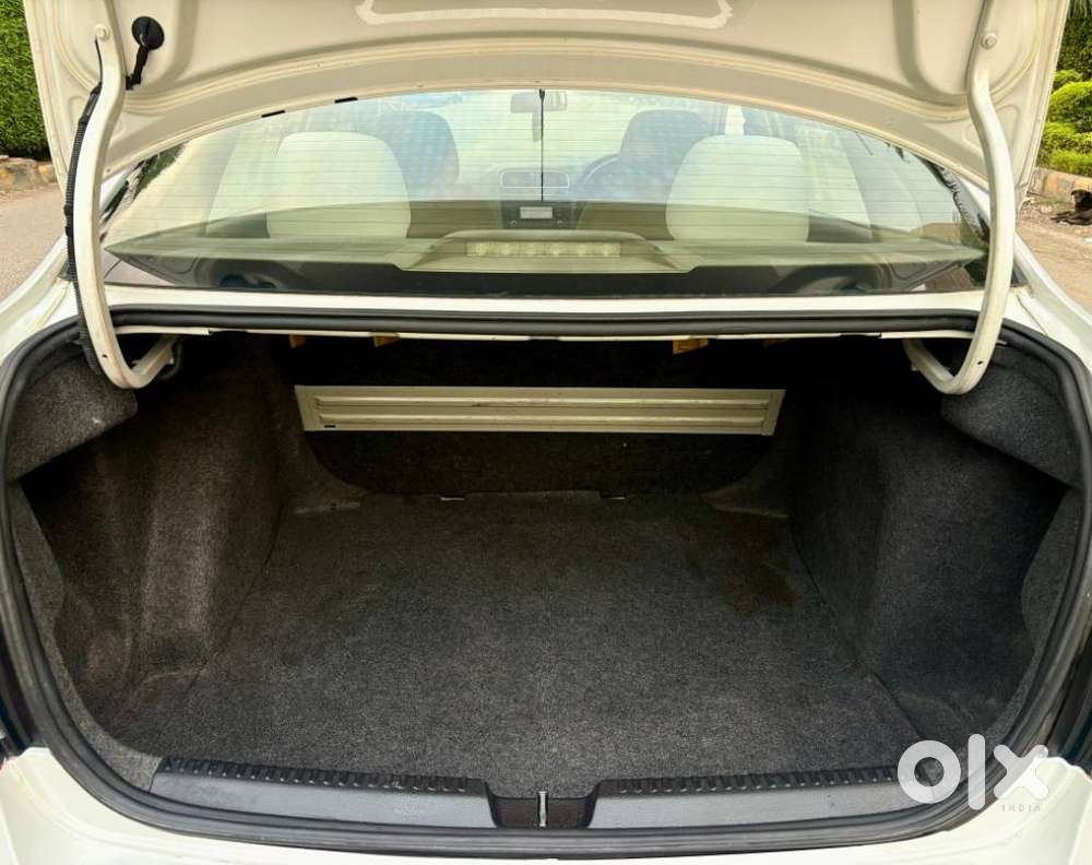 Skoda Rapid 1.6 Mpi Ambition, 2014, Petrol
