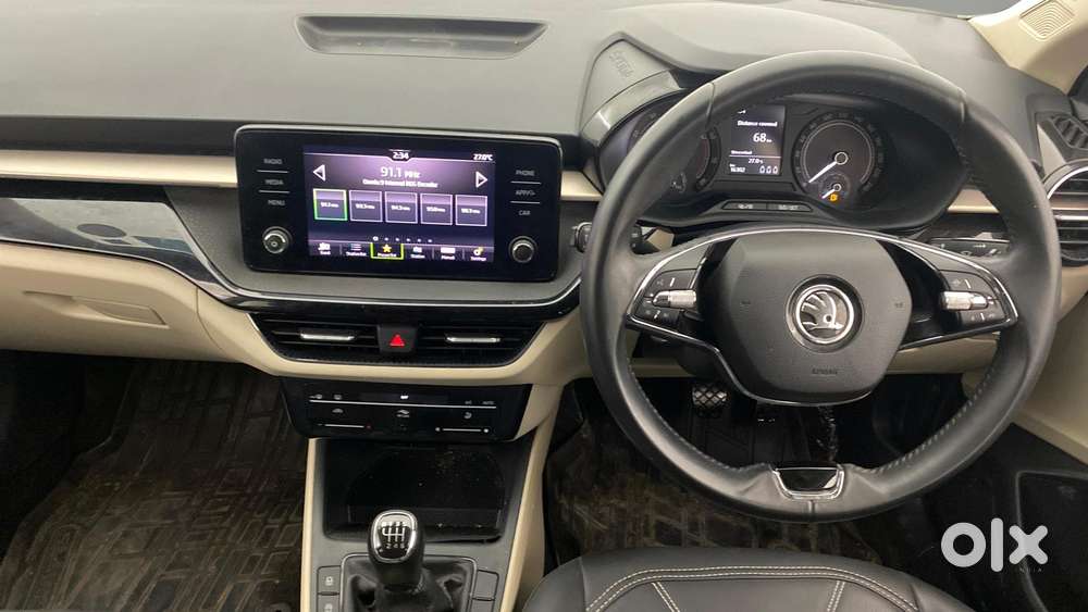 Skoda Slavia 1.0 Ambition Tsi At, 2023, Petrol