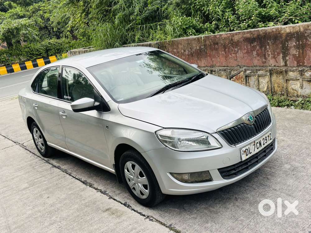 Skoda Rapid 1.6 Mpi Ambition, 2012, Petrol