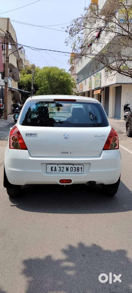 Maruti Suzuki Swift Vxi 1.2 Abs Bs-iv, 2011, Petrol