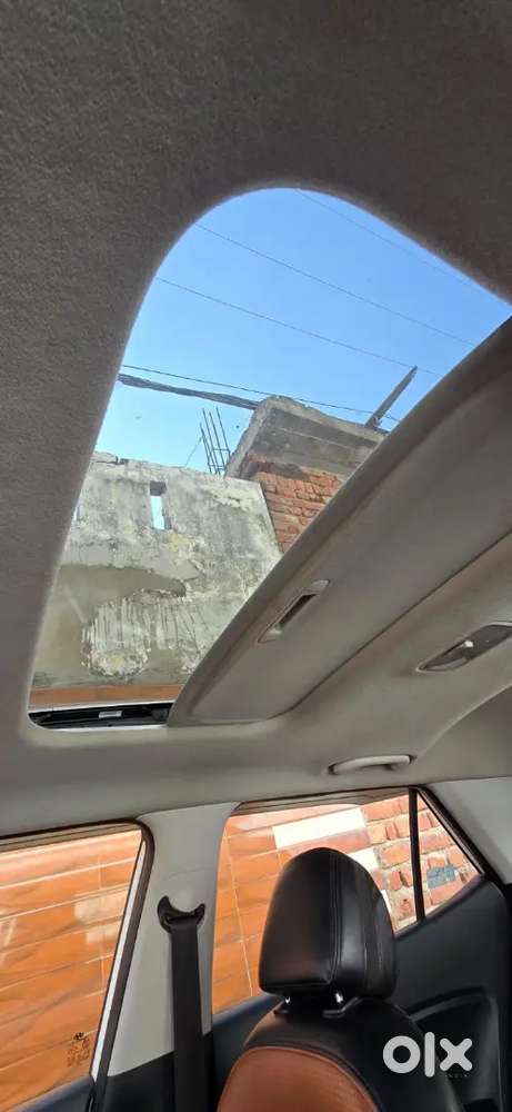 Hyundai Venue Turbo 2019, With Sunroof