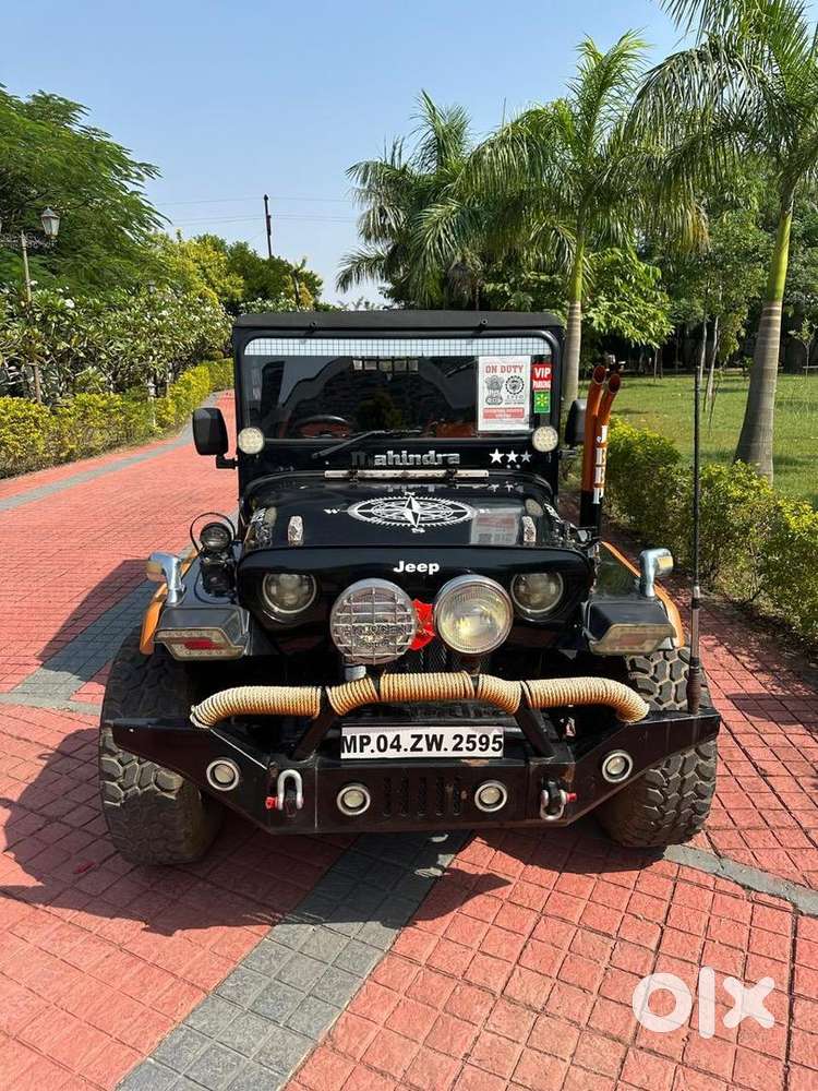Mahindra Jeep Fully Air Condition Ready To Drive.