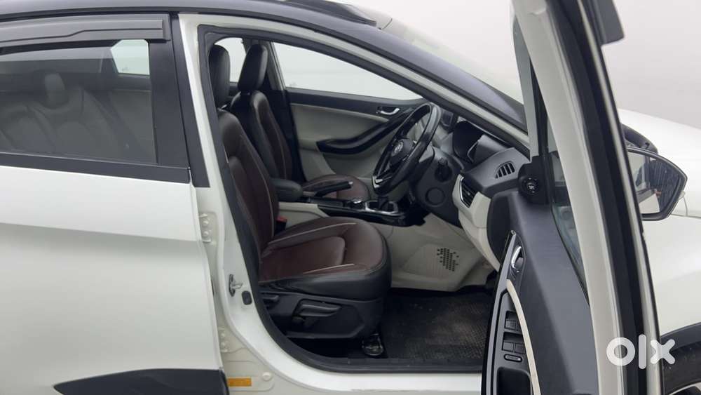 Tata Nexon 1.5 Revotorq Xz Plus Hs Dark Edition, 2022, Petrol