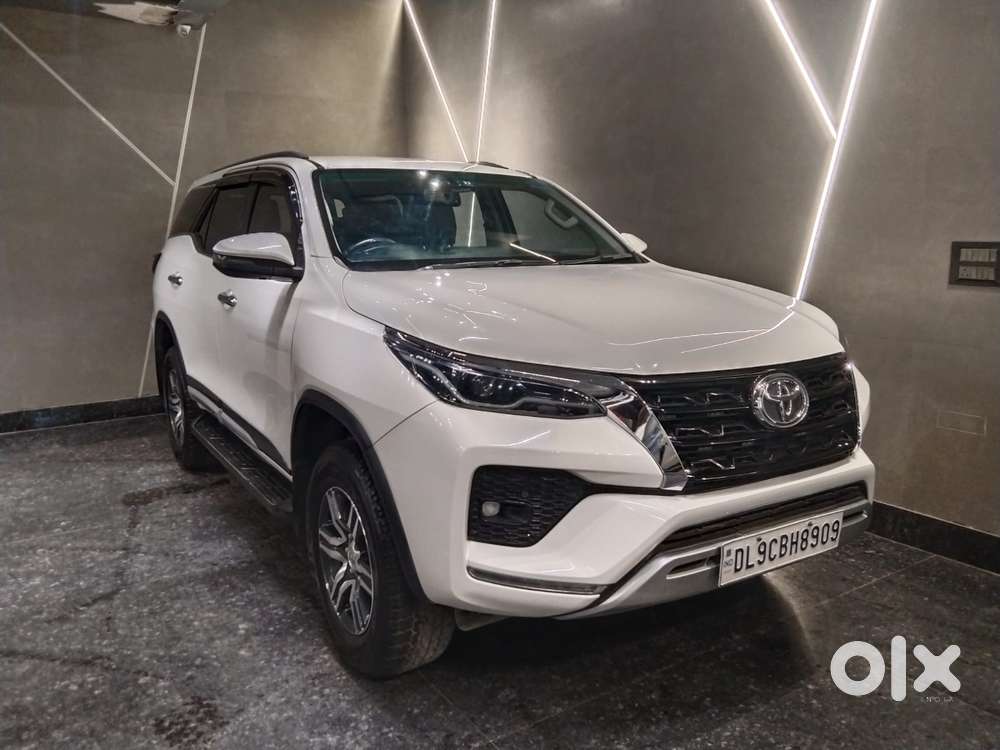 Toyota Fortuner 4x2 At 2.7 Petrol, 2025, Petrol