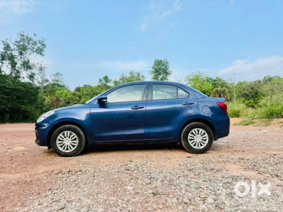 Maruti Suzuki Dzire Vxi Ags, 2022, Petrol