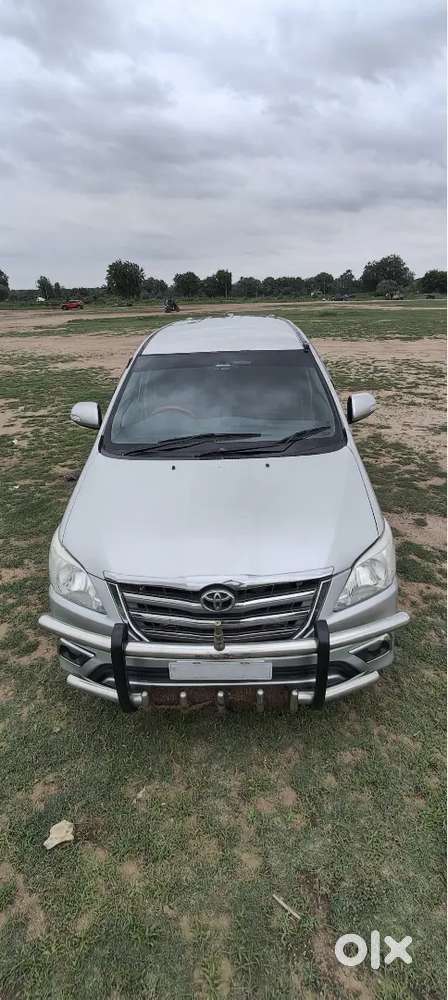 Toyota Innova 2013/14 Reg Diesel 260000 Km Driven Showroom Track